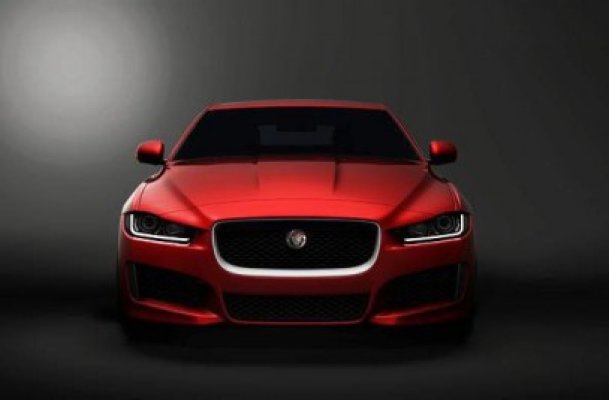 Jaguar a lansat la Geneva modelul XE